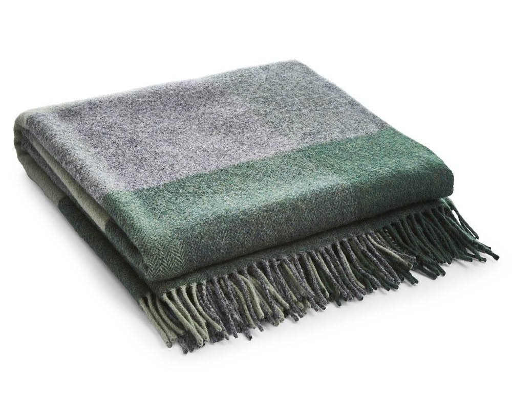 V-BLK-L-LW-BSC-LID-01-Lambswool-Bistro-Sage-Check-Green-Blanket.jpg