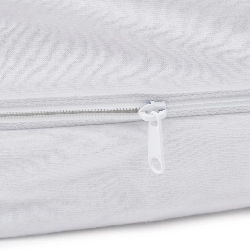 A close up of the zip on our anti-allergy fully enclosed mattress protector for cots. Made by Martex Baby.