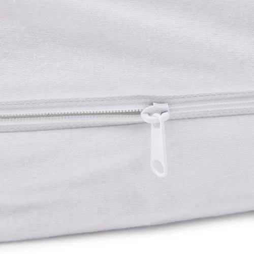 A close up of the zip on our anti-allergy fully enclosed mattress protector for cots. Made by Martex Baby.