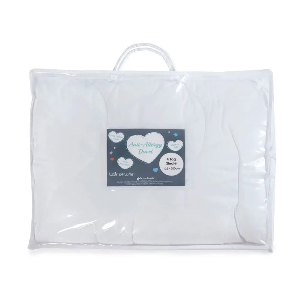 A Clair De Lune anti-allergy 4 tog single duvet in its packaging. It features a handle.