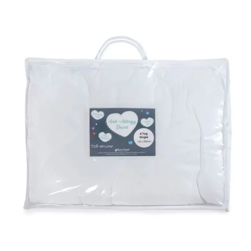 A Clair De Lune anti-allergy 4 tog single duvet in its packaging. It features a handle.